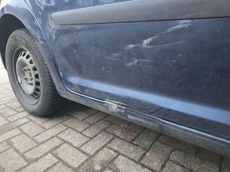 Gebraucht VW Touran Basis 116 PS (85 kW) 2004 Blau Van / Kleinbus