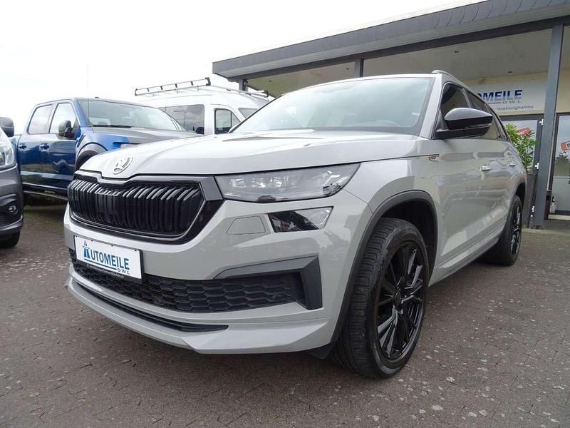 Grau Gebraucht 2022 Skoda Kodiaq SportLine SUV | 42.990 € (Teuer) - Bild 1/4