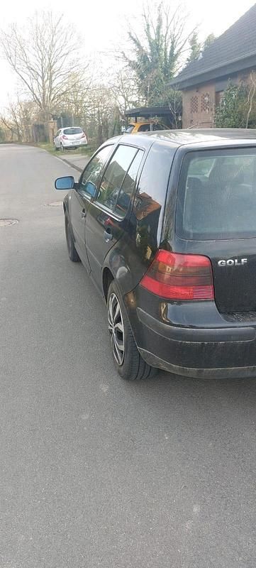 Gebraucht VW Golf IV 75 PS (55 kW) 2001 Schwarz Kleinwagen