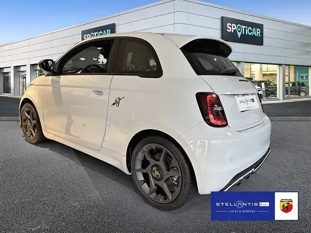 Neu Abarth 500e 114 kW (155 PS) 2025 Andere farbe Kleinwagen