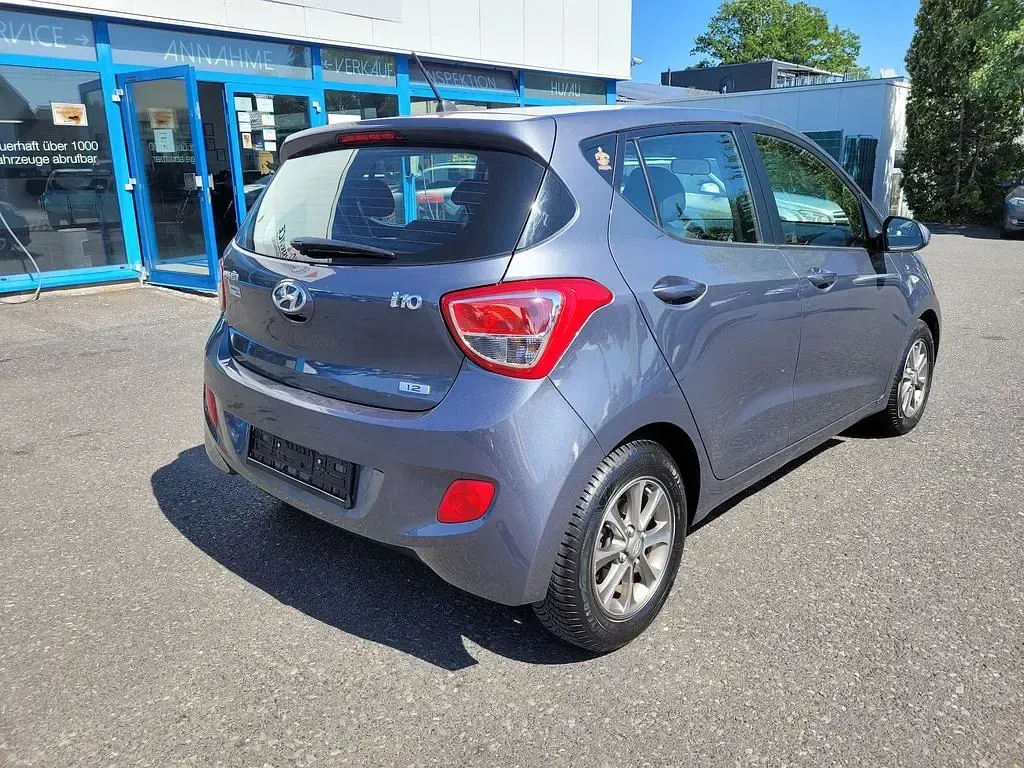 Gebraucht Hyundai i10 Edition 87 PS (63 kW) 2014 Grau Kleinwagen