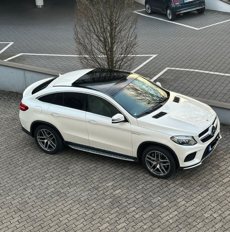 Weiß Gebraucht 2017 Mercedes GLE500 AMG line Coupé | 46.950 € (Etwas zu teuer) - Bild 1/4