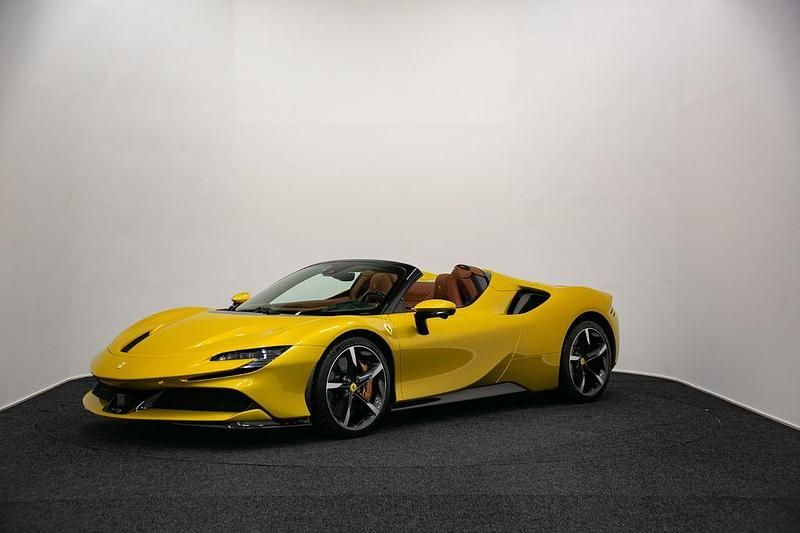 Gebraucht Ferrari SF90 999 PS (734 kW) 2024 Gelb Cabrio