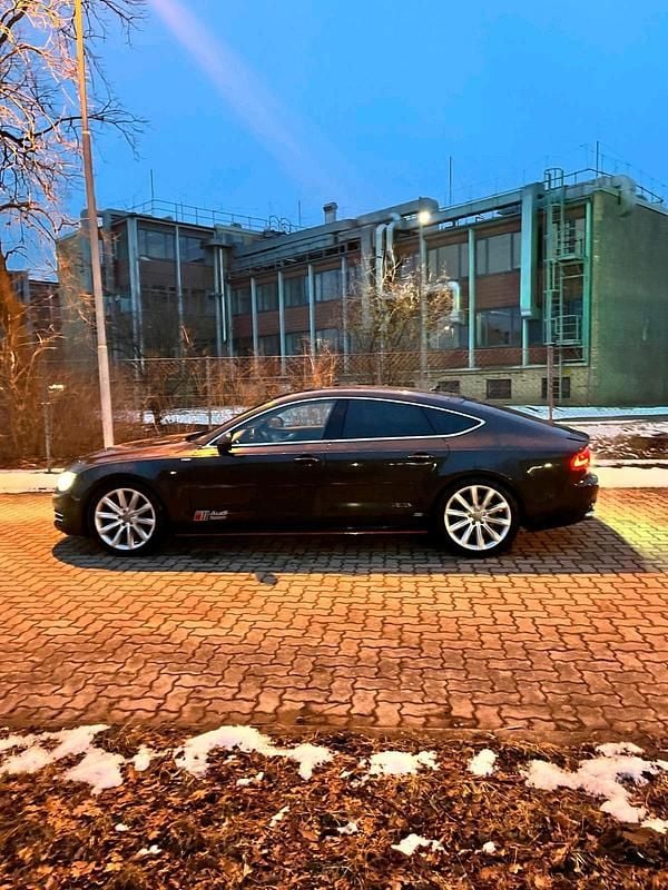 Second-hand Audi A7 245 CP (180 kW) 2010 Negru Hatchback