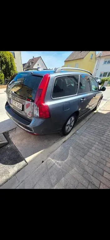 Gebraucht Volvo V50 Momentum 114 PS (83 kW) 2010 Grau Kombi