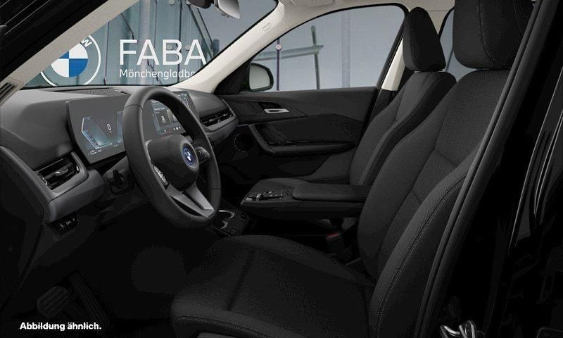 Neu BMW X1 Performance 245 PS (180 kW) 2026 Schwarz SUV