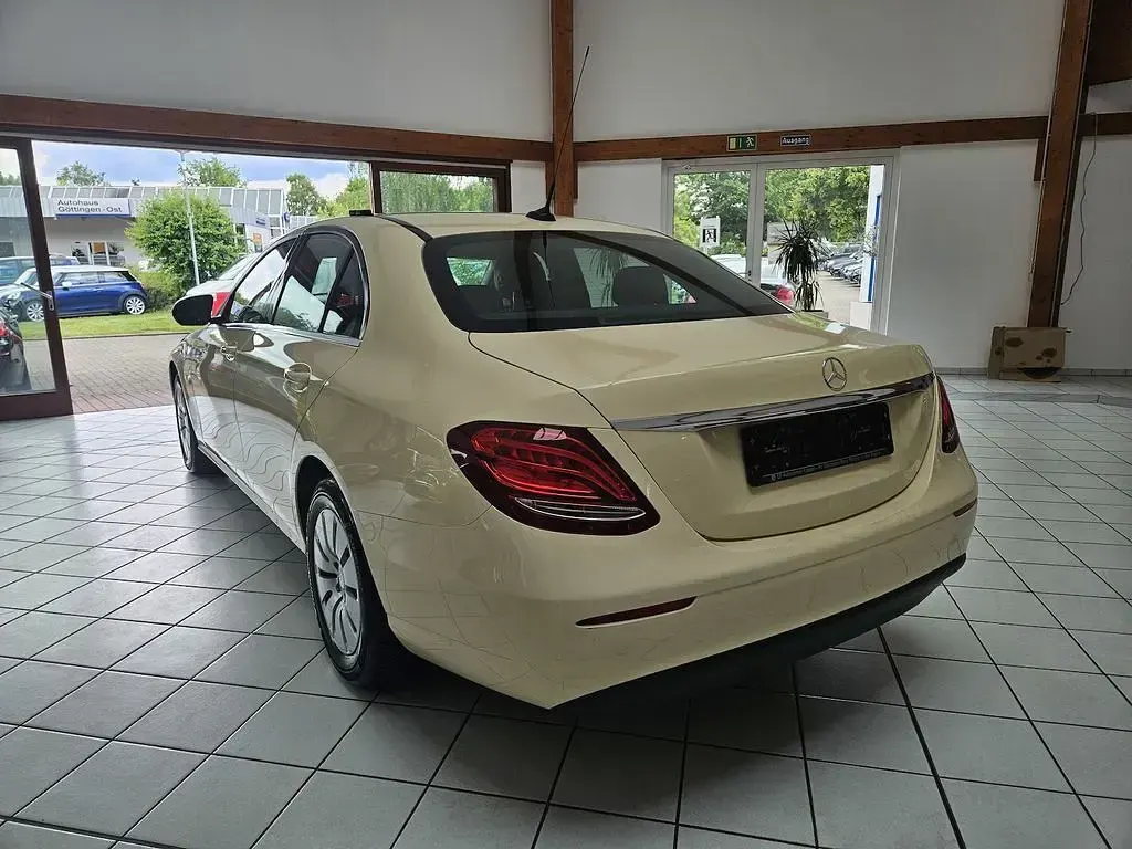 Gebraucht Mercedes E200 150 PS (110 kW) 2016 Beige Limousine