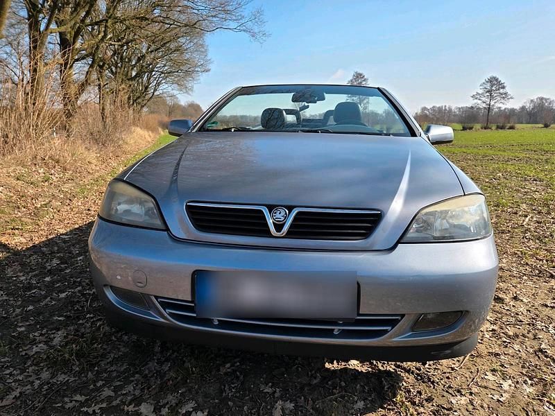 Gebraucht Opel Astra Cabriolet 146 PS (107 kW) 2003 Silber Cabrio