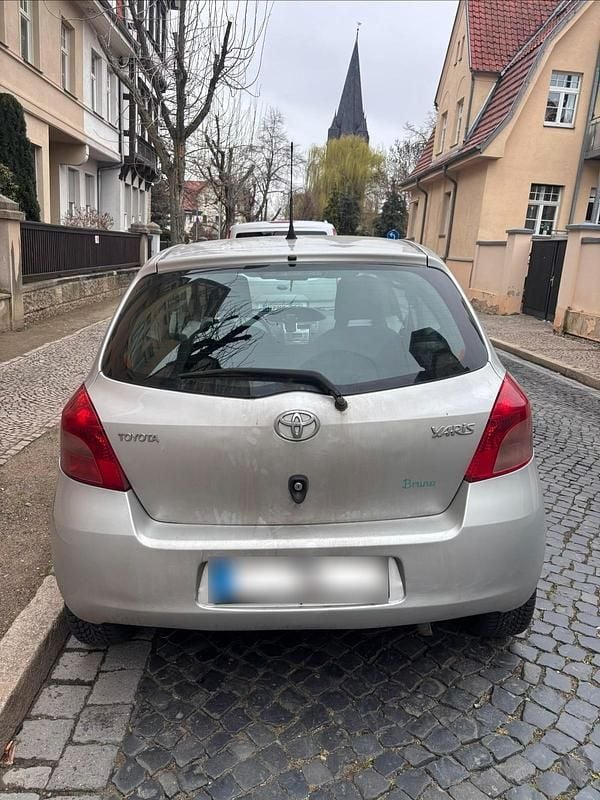 Gebraucht Toyota Yaris 87 PS (63 kW) 2007 Grau Kleinwagen