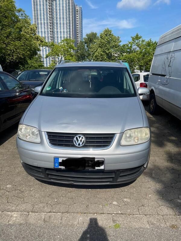 Silber Gebraucht 2003 VW Touran Van / Kleinbus | 2.300 € (Etwas zu teuer) - Bild 1/4