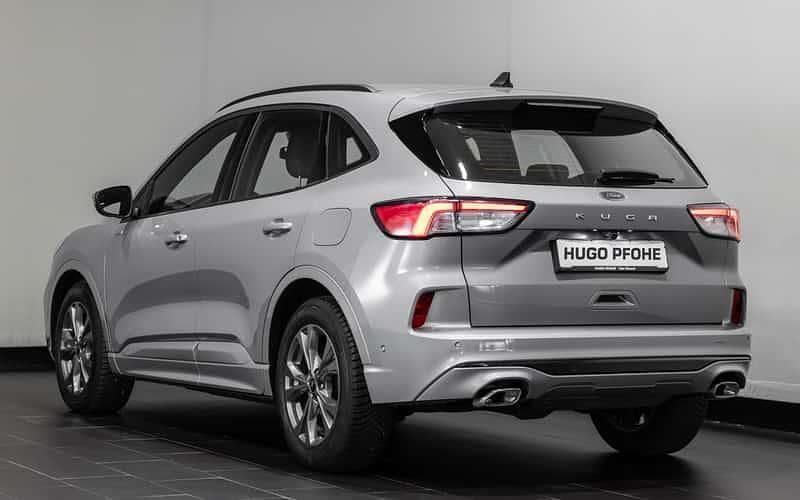 Gebraucht Ford Kuga ST-Line 120 PS (88 kW) 2023 Solar silver SUV