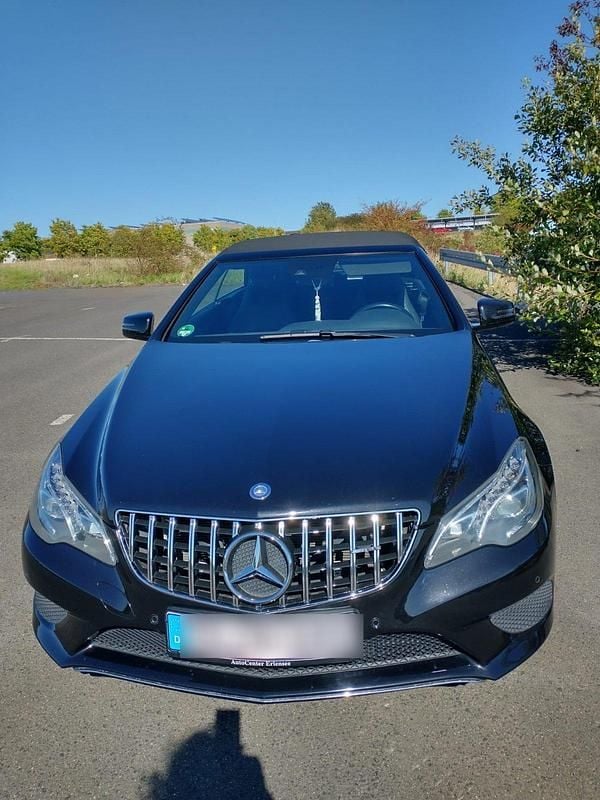 Schwarz Gebraucht 2014 Mercedes E200 AMG Cabrio | 19.200 € (Fairer Preis) - Bild 1/4
