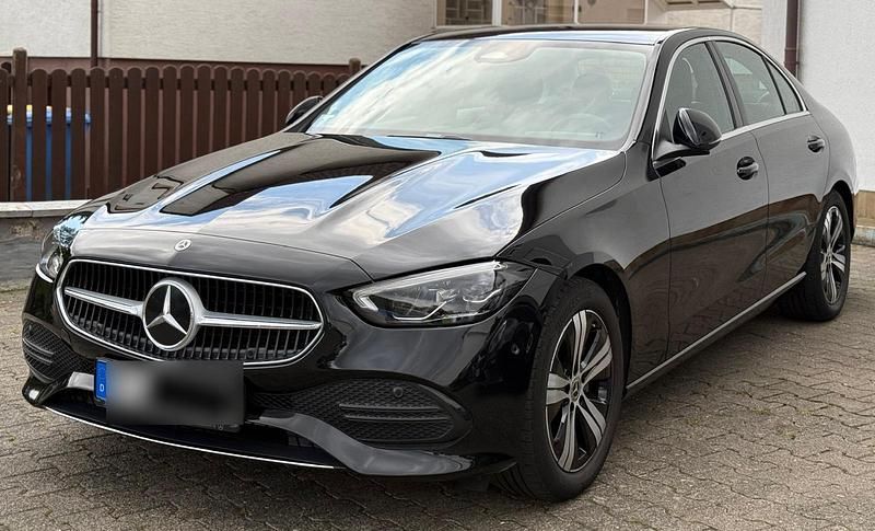 Schwarz Gebraucht 2022 Mercedes C180 Limousine | 31.850 € (Fairer Preis) - Bild 1/4
