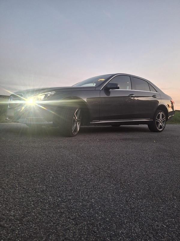 Second-hand Mercedes E350 258 CP (189 kW) 2015 Andere farben Berlinǎ