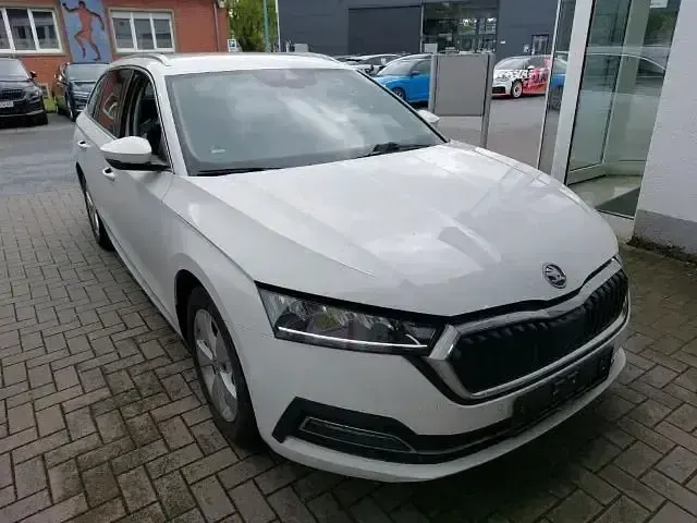 Gebraucht Skoda Octavia Style 116 PS (85 kW) 2024 Weiß Kombi