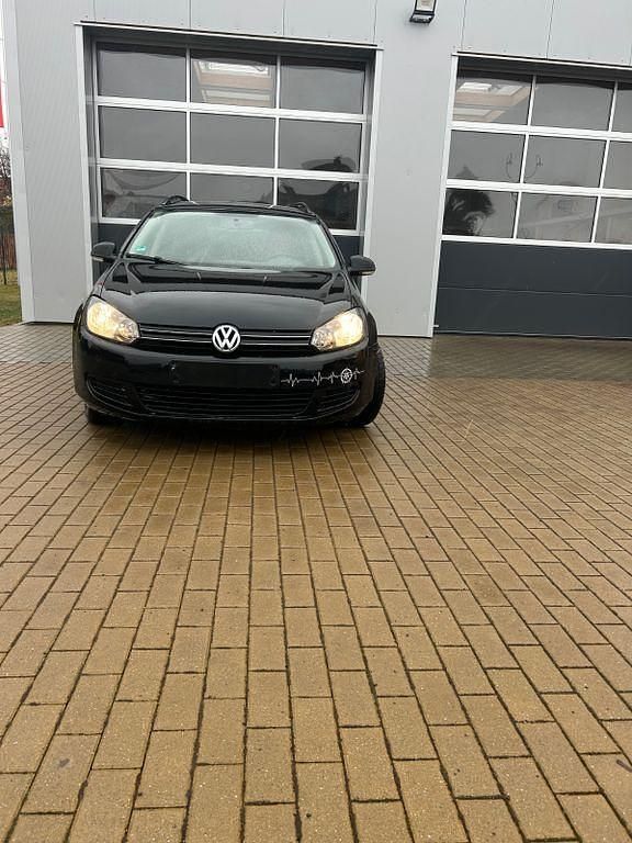 Gebraucht VW Golf VI Comfortline 105 PS (77 kW) 2011 Schwarz Kleinwagen