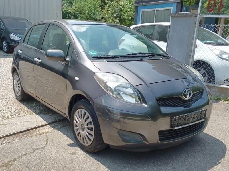 Grau Gebraucht 2011 Toyota Yaris Cool Kleinwagen | 3.400 € (Fairer Preis) - Bild 1/4