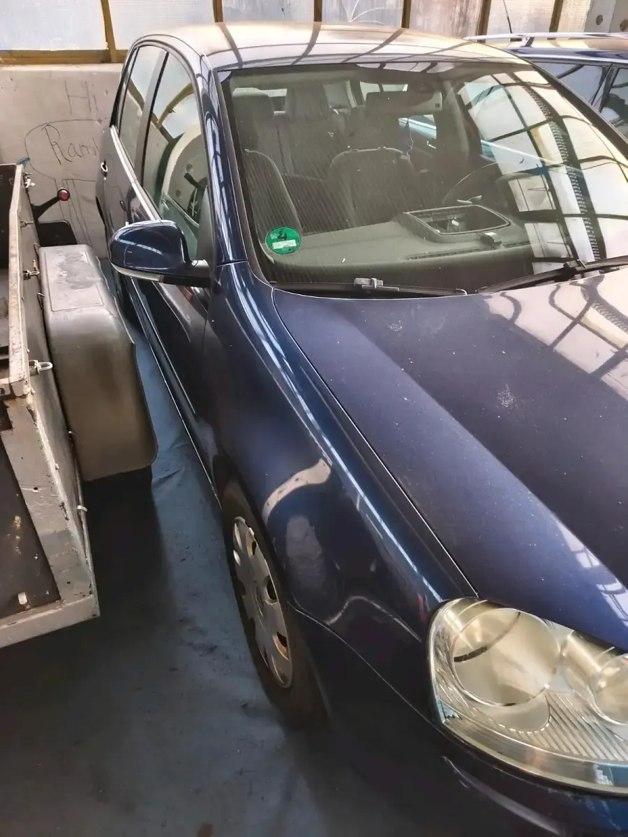 Gebraucht VW Golf V 105 PS (77 kW) 2005 Blau Kleinwagen