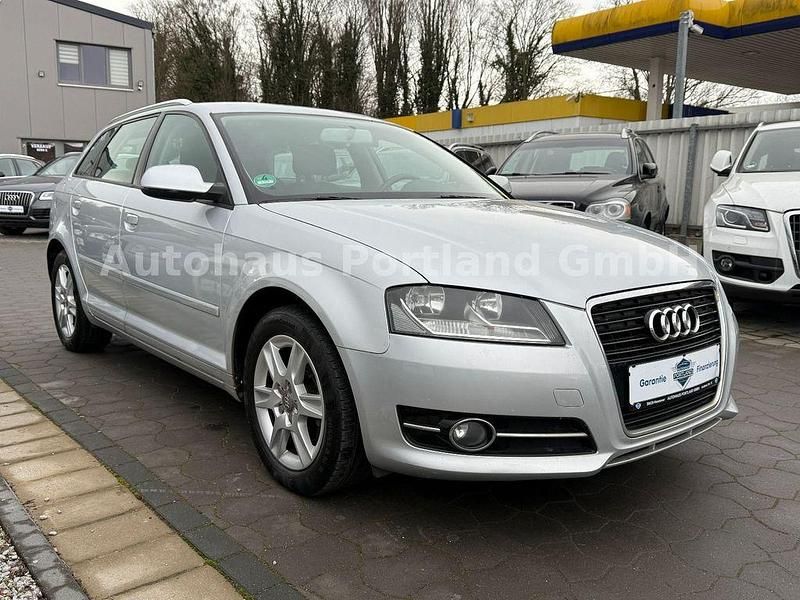 Gebraucht Audi A3 Attraction 90 PS (66 kW) 2012 Silber Kleinwagen