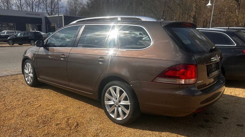 Gebraucht VW Golf VI Highline 105 PS (77 kW) 2010 Toffeebraun Kleinwagen