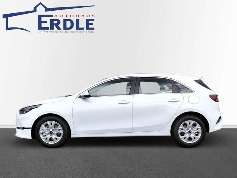 Neu Kia Ceed 101 PS (74 kW) 2026 Wd) casa white s (weiss Kleinwagen