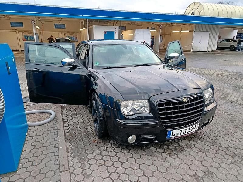Schwarz Gebraucht 2009 Chrysler 300C Limousine | 10.000 € - Bild 1/4