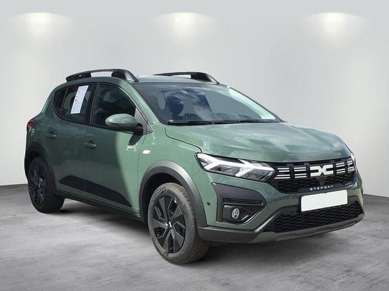 Safarigraugrün Neu 2024 Dacia Sandero Expression Kleinwagen | 18.590 € (Fairer Preis) - Bild 1/4