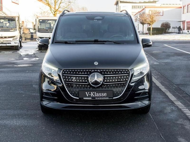 Gebraucht Mercedes V300 Style 237 PS (174 kW) 2026 Obsidianschwarz metallic Van / Kleinbus
