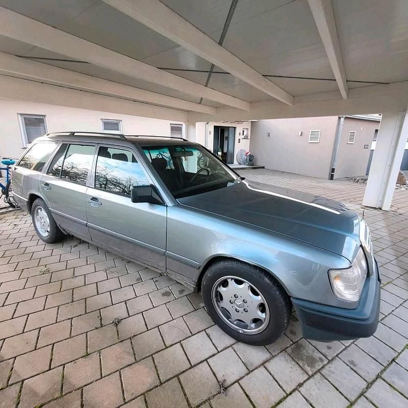Second-hand Mercedes E250 94 CP (69 kW) 1989 Gri Break