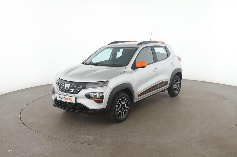 Silber Gebraucht 2022 Dacia Spring Comfort Plus Kleinwagen | 10.310 € (Fairer Preis) - Bild 1/3