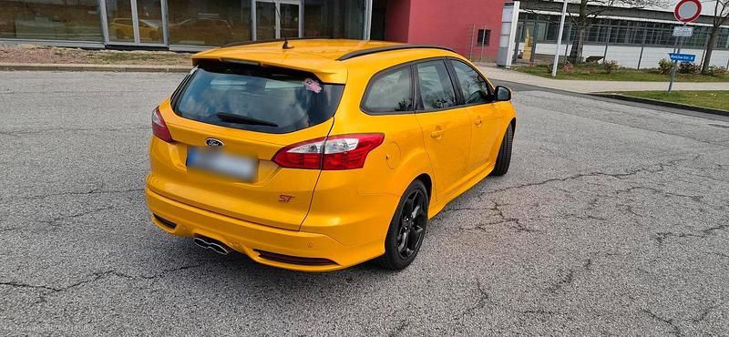 Gebraucht Ford Focus ST 250 PS (183 kW) 2013 Gelb Kombi