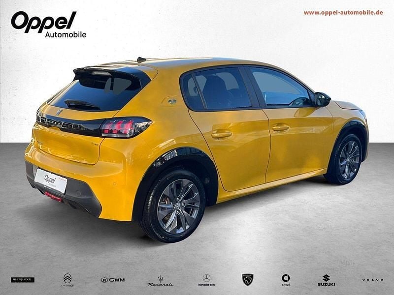 Gebraucht Peugeot e-208 Active 100 kW (136 PS) 2022 Lack gelb faro/typ aussenverkleidung metalliclackierung Kleinwagen
