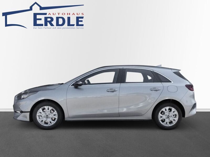 Neu Kia Ceed 140 PS (102 kW) 2025 Silber Kleinwagen