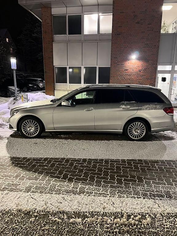 Gebraucht Mercedes E220 170 PS (125 kW) 2014 Silber Kombi