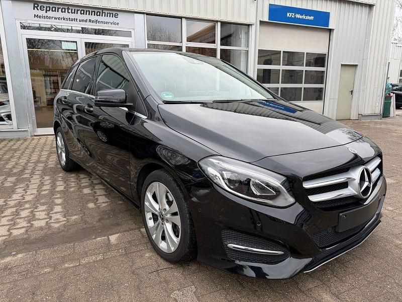 Gebraucht Mercedes B220 Style 184 PS (135 kW) 2018 Schwarz Van / Kleinbus