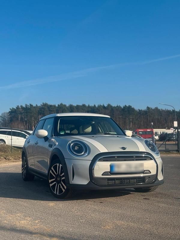 Używany Mini Cooper 136 KM (100 kW) 2021 Srebrny Hatchback
