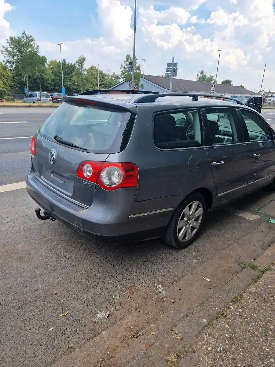 Gebraucht VW Passat 140 PS (102 kW) 2009 Grau Kombi