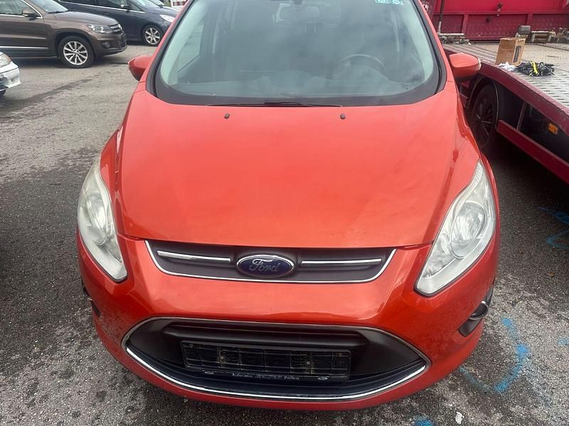 Rot Gebraucht 2015 Ford Grand C-Max Champions Edition Van / Kleinbus | 2.500 € (Superpreis) - Bild 1/4