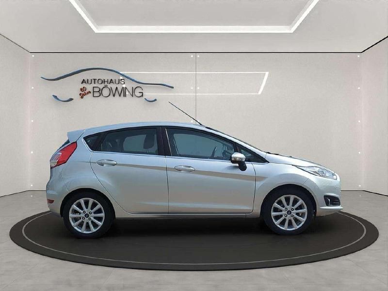 Gebraucht Ford Fiesta Titanium 80 PS (58 kW) 2017 Polarsilbermet Limousine