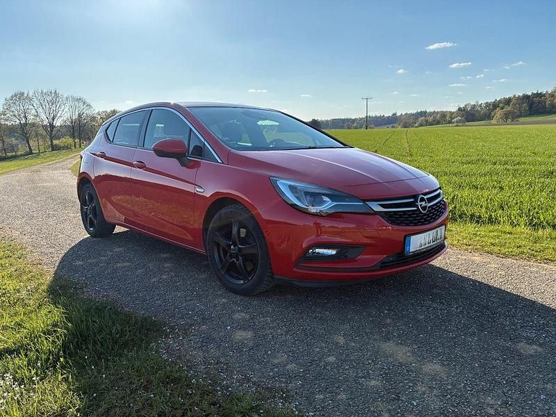 Używany Opel Astra Dynamic 160 KM (117 kW) 2016 Czerwony Kombi