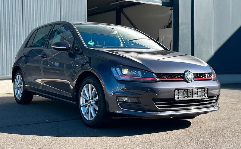 Gebraucht VW Golf VII LOUNGE 150 PS (110 kW) 2015 Schwarz Limousine