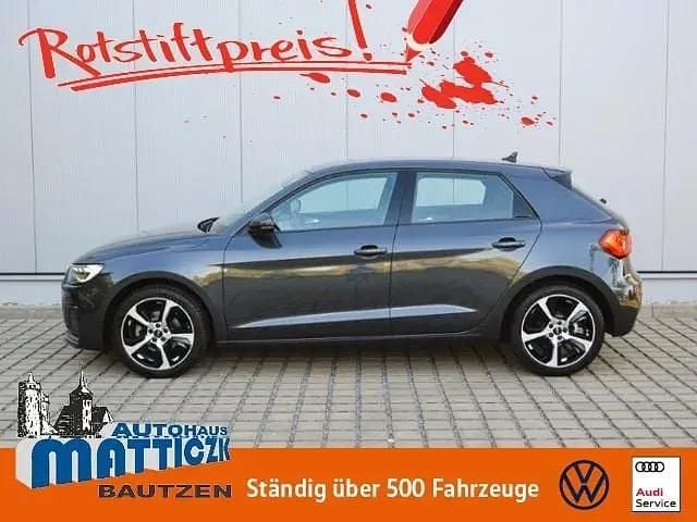 Grau (manhattangrau metallic) Gebraucht 2020 Audi A1 Sportback Advanced Plus Kleinwagen | 20.860 € (Fairer Preis) - Bild 1/4
