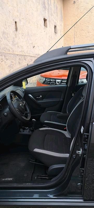 Gebraucht Dacia Logan 90 PS (66 kW) 2018 Grau Kombi