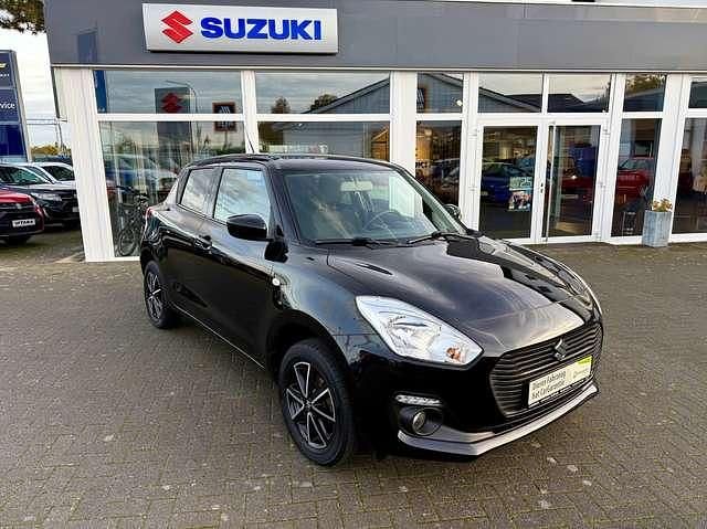 Super black pearl metallic Gebraucht 2018 Suzuki Swift Comfort Limousine | 12.700 € (Fairer Preis) - Bild 1/4