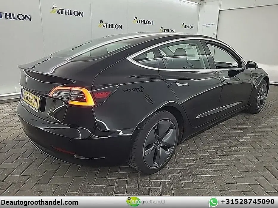 Used Tesla Model 3 Standard Range 175 kW (238 HP) 2019 Black Sedan