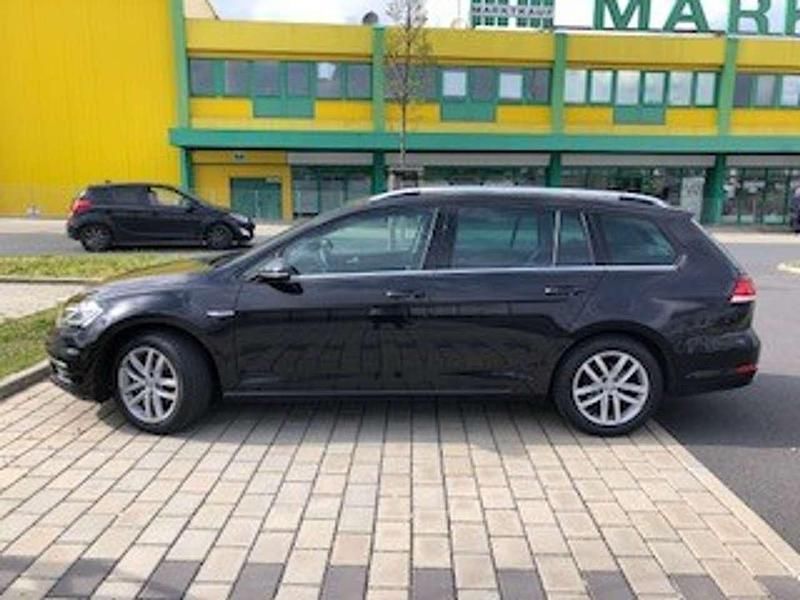 Gebraucht 2019 VW Golf VII Comfortline Kombi | 14.950 € (Superpreis) - Bild 1/4