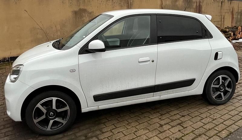 Second-hand Renault Twingo 73 CP (53 kW) 2019 Alb Hatchback