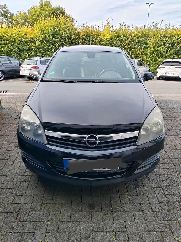 Schwarz Gebraucht 2006 Opel Astra GTC Coupé | 2.400 € - Bild 1/4
