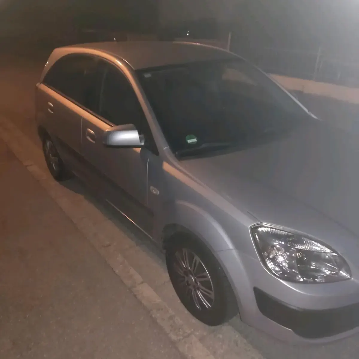 Gebraucht Kia Rio 97 PS (71 kW) 2009 Grau Kleinwagen