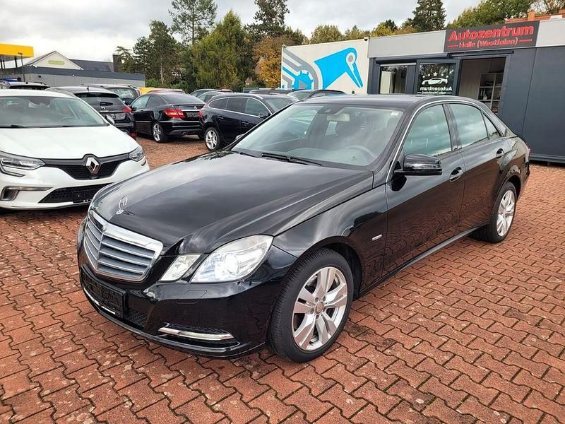 Schwarz Gebraucht 2011 Mercedes E300 Limousine | 10.590 € (Fairer Preis) - Bild 1/4